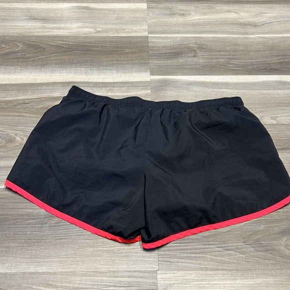 Saucony athletic shorts size XL - Picture 7 of 7